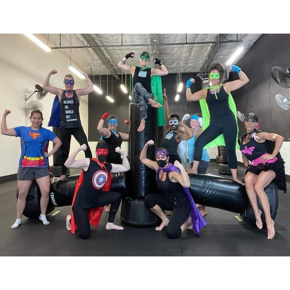 Set de Capas y Máscaras de Superhéroe ADJOY para Adultos - 5 Piezas