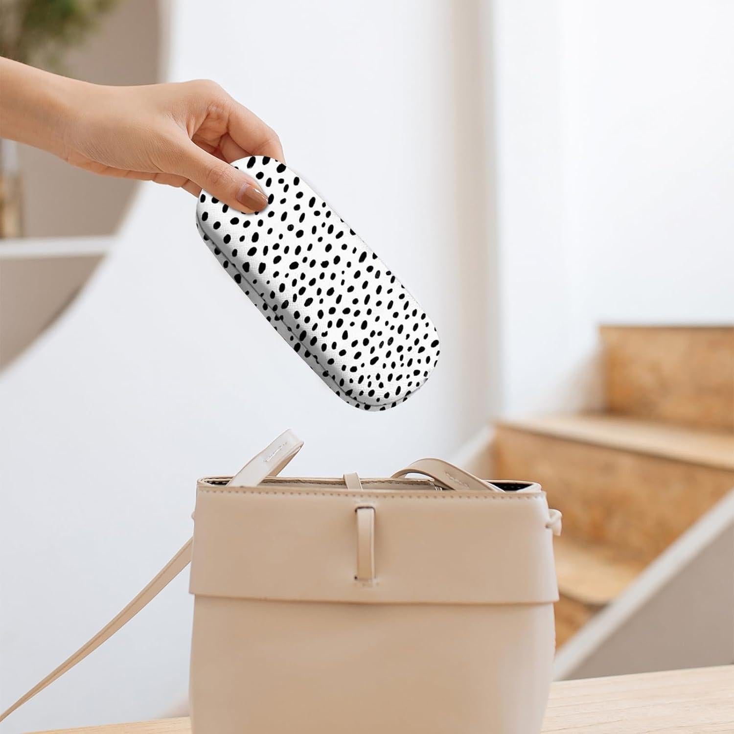 Estuche Duro para Gafas Deokke con Paño de Limpieza 16x6cm