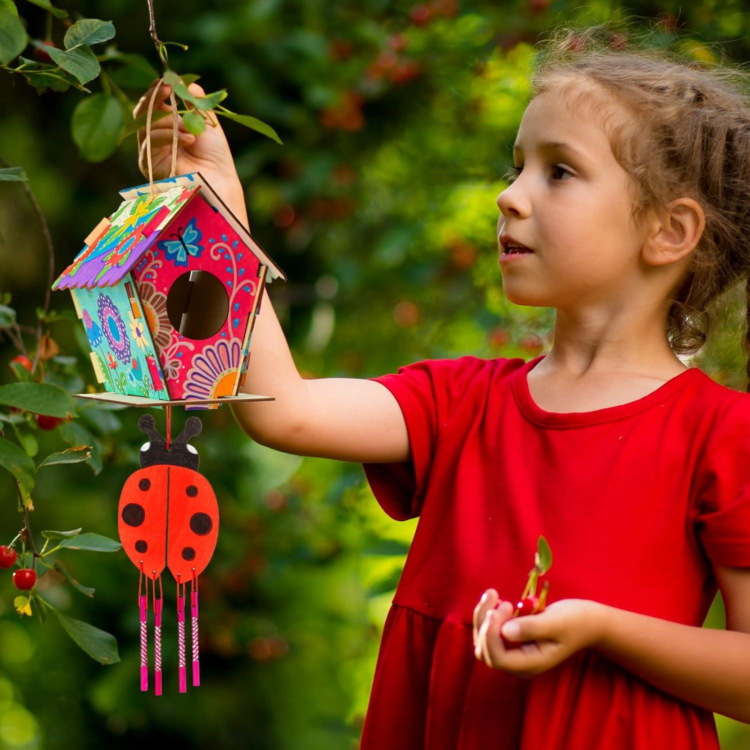 Kit de Manualidades DoodleDoo para Niños - 4 Casas para Aves y Campanas de Viento