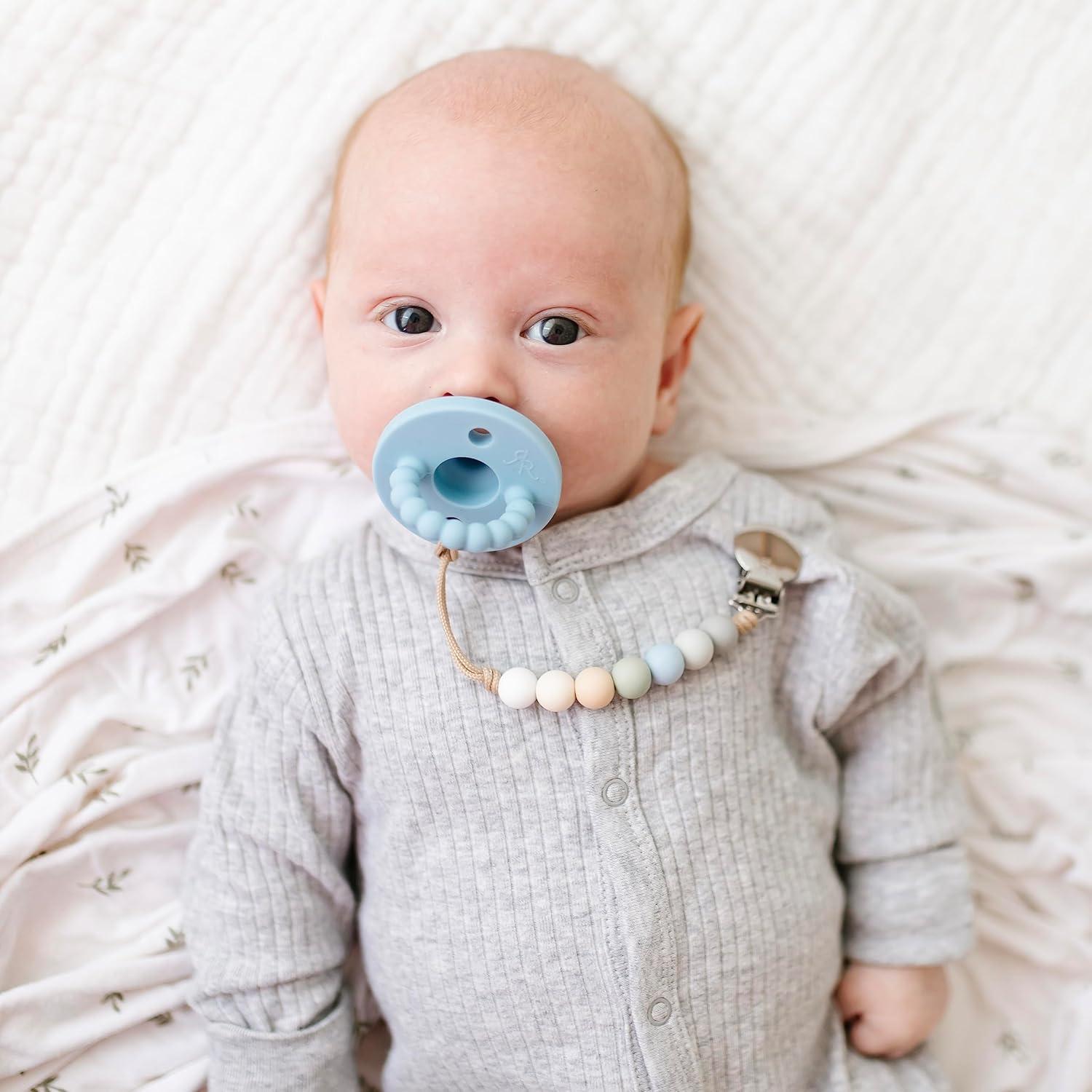 Ryan & Rose Pacifier Clip Georgia - Silicone Pacifier Clip with Nylon Cord Baby boy Baby Girl Binky paci Clip Baby Pacifier Holder binkie Clip Binky Clips Newborn Baby Care Baby Pacifier Clip (Beau)