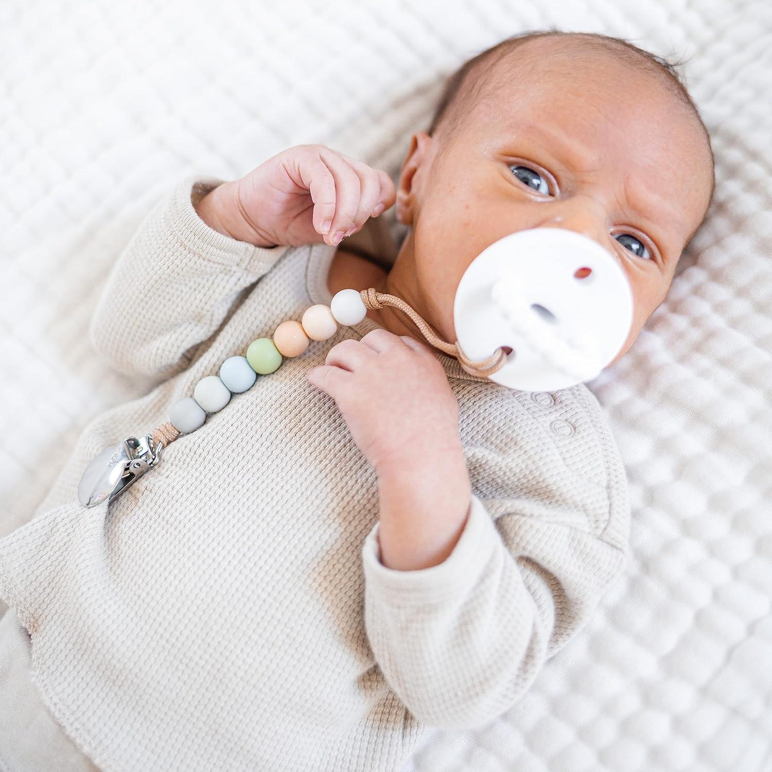 Ryan & Rose Pacifier Clip Georgia - Silicone Pacifier Clip with Nylon Cord Baby boy Baby Girl Binky paci Clip Baby Pacifier Holder binkie Clip Binky Clips Newborn Baby Care Baby Pacifier Clip (Beau)