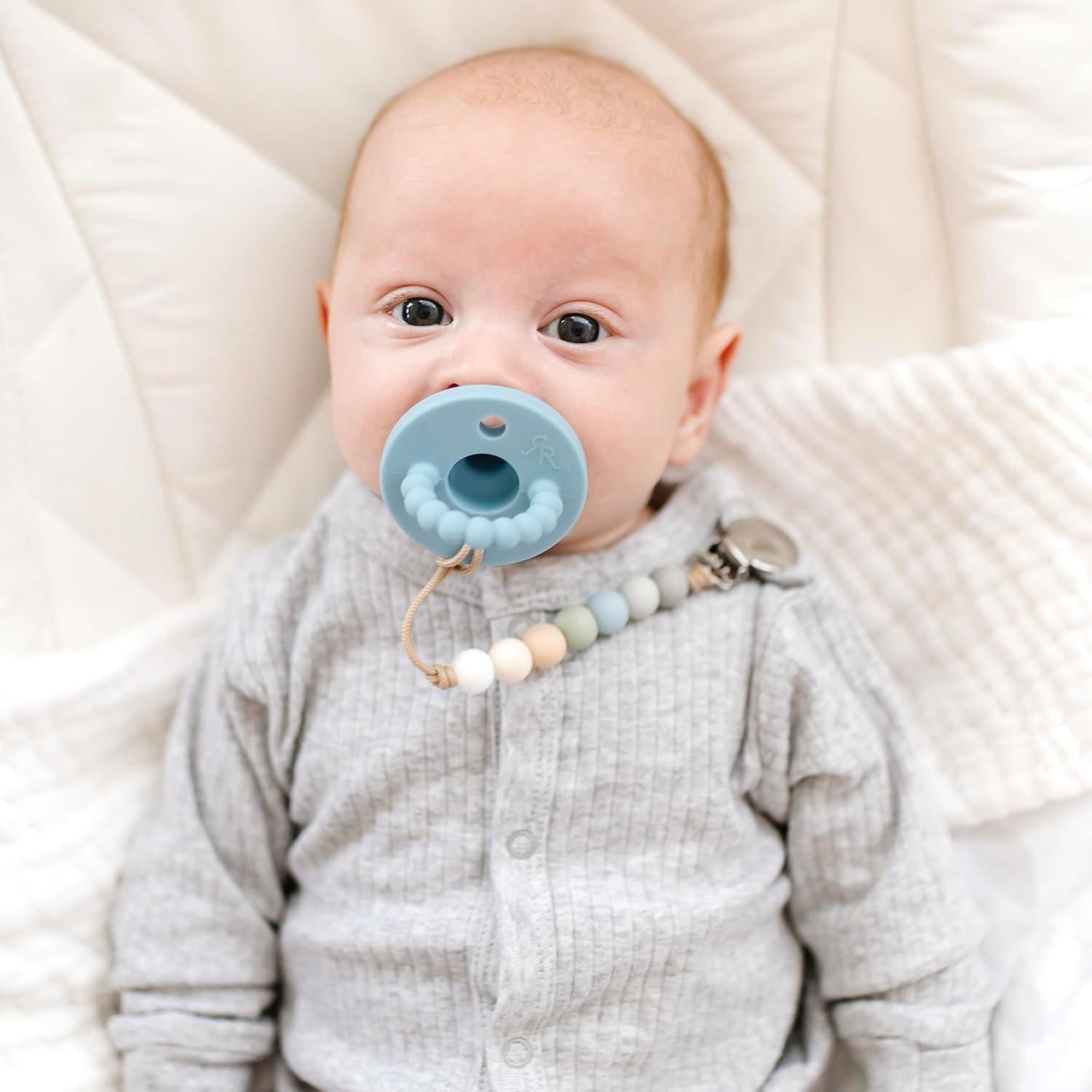 Ryan & Rose Pacifier Clip Georgia - Silicone Pacifier Clip with Nylon Cord Baby boy Baby Girl Binky paci Clip Baby Pacifier Holder binkie Clip Binky Clips Newborn Baby Care Baby Pacifier Clip (Beau)