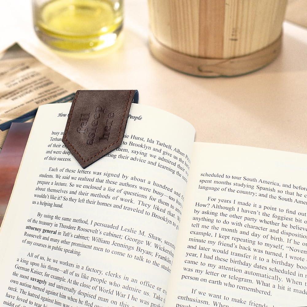 Marcadores Magnéticos PATCHUPS Fell Asleep Here Cuero Doble Cara