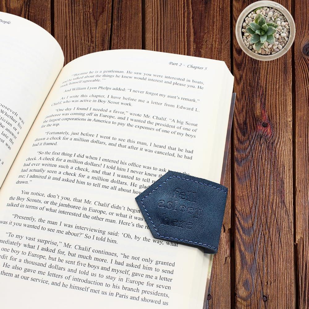 Marcadores Magnéticos PATCHUPS Fell Asleep Here Cuero Doble Cara