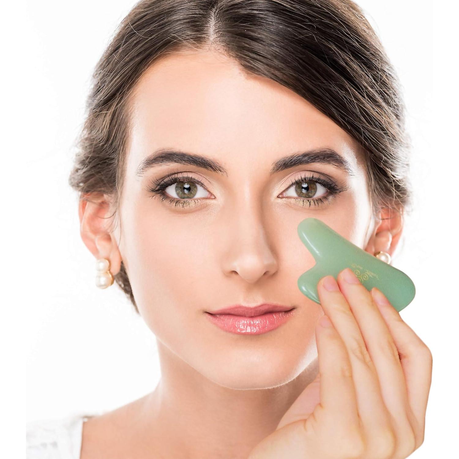 Masajeador Facial Gua Sha de Jade Verde Mina Heal 15x10cm