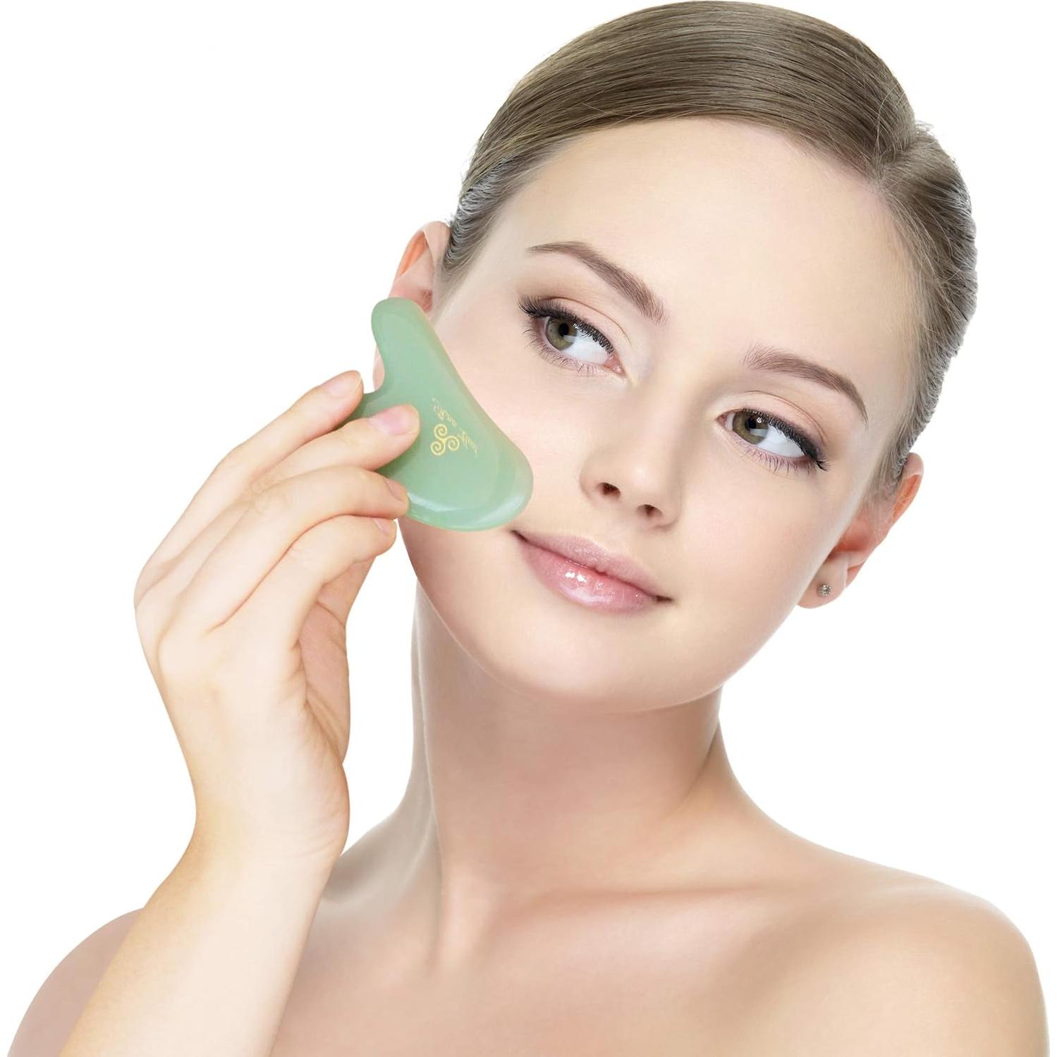 Masajeador Facial Gua Sha de Jade Verde Mina Heal 15x10cm