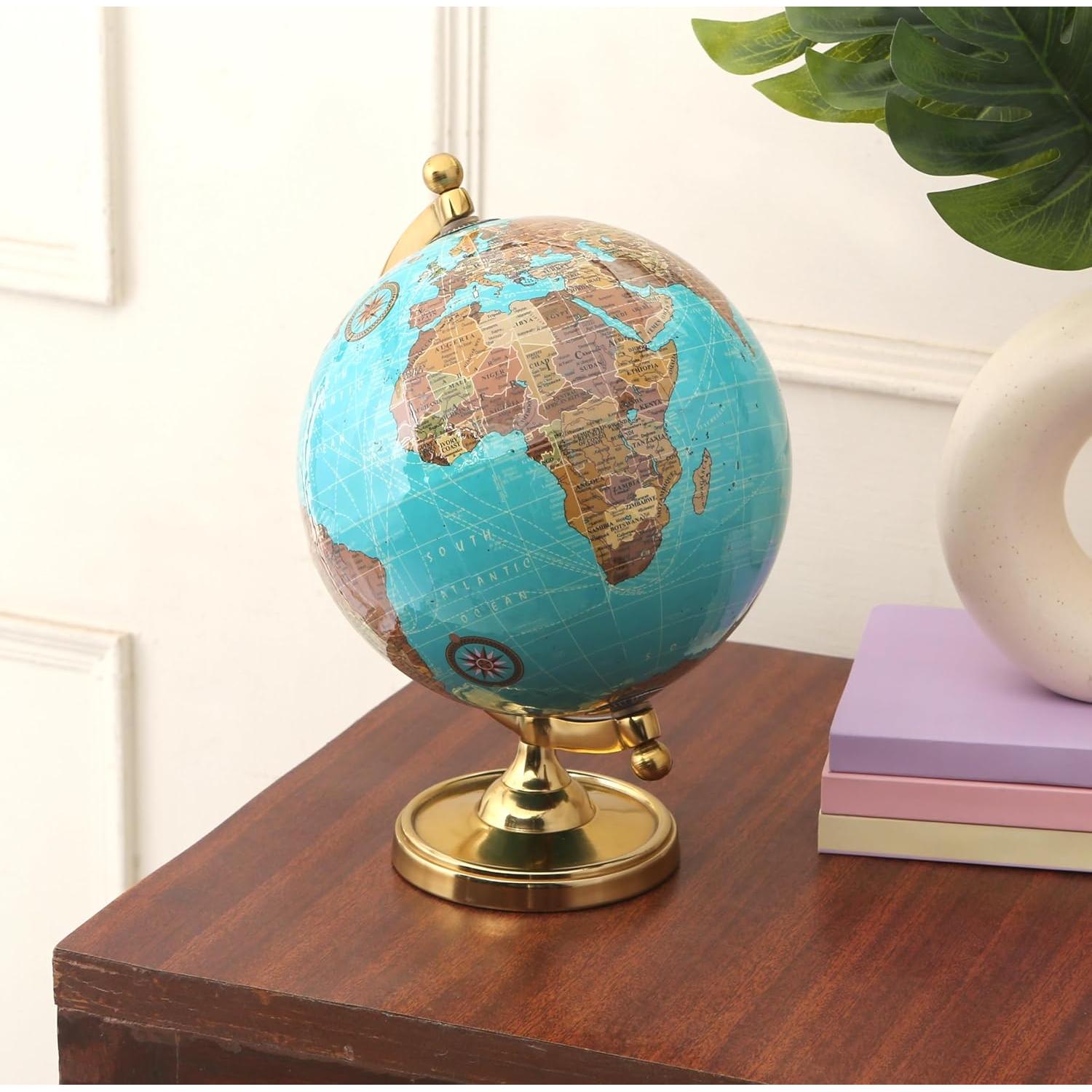 Globo Terráqueo Vintage Rely+ 15.24 cm con Base Dorada