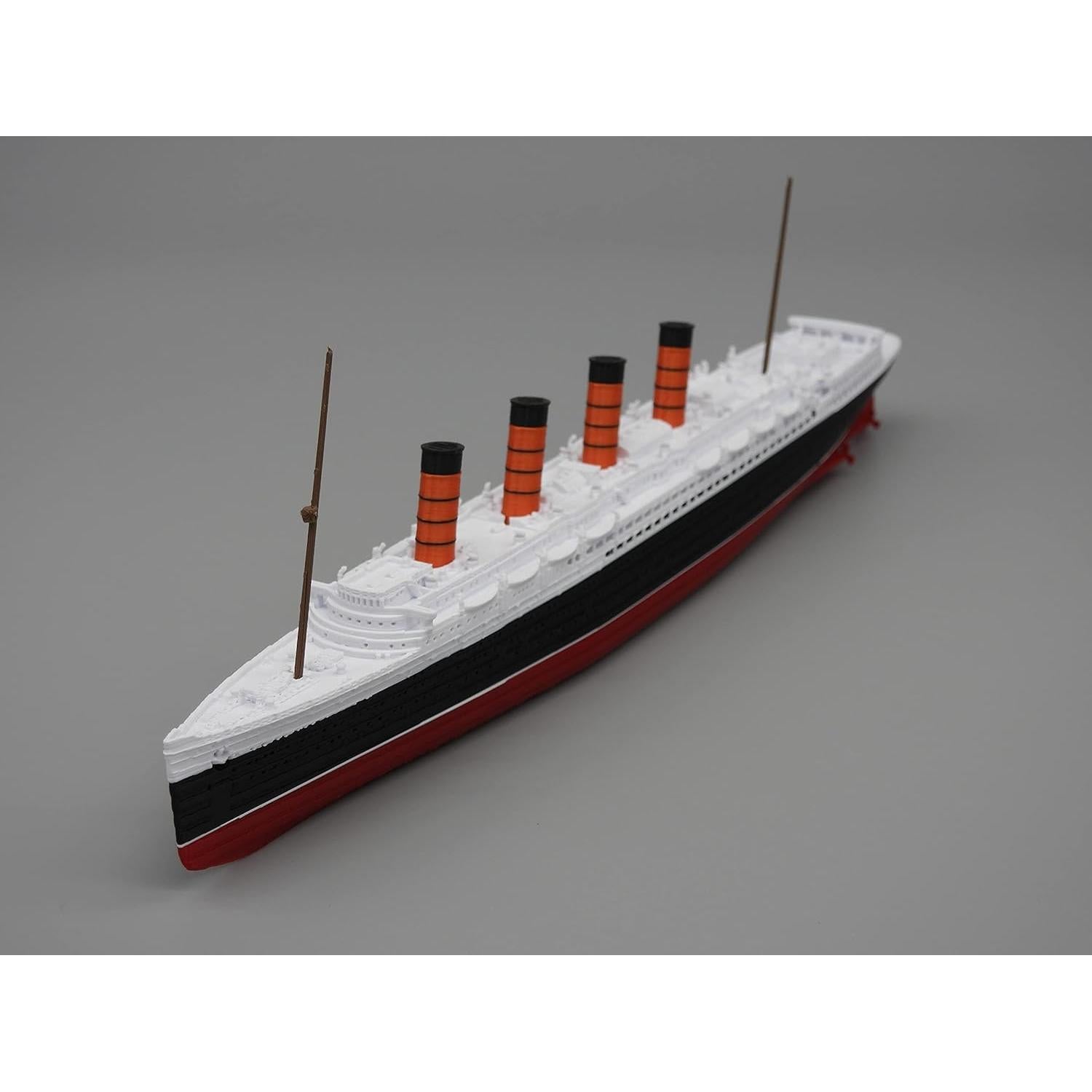 Modelo de barco 3D RMS Lusitania 30 cm TheRoller3D