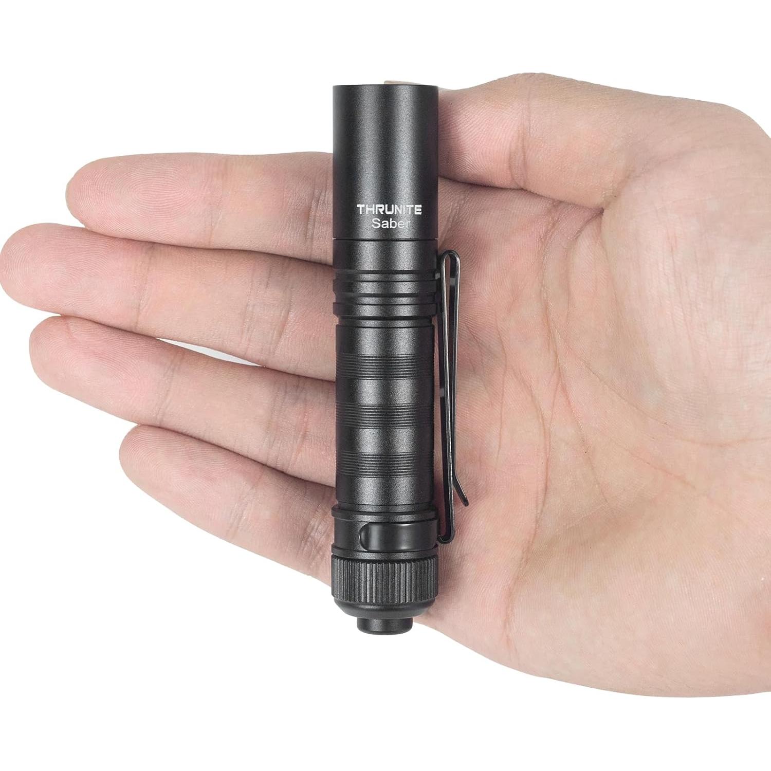 Linterna Mini ThruNite Saber EDC 659 Lúmenes Recargable USB-C