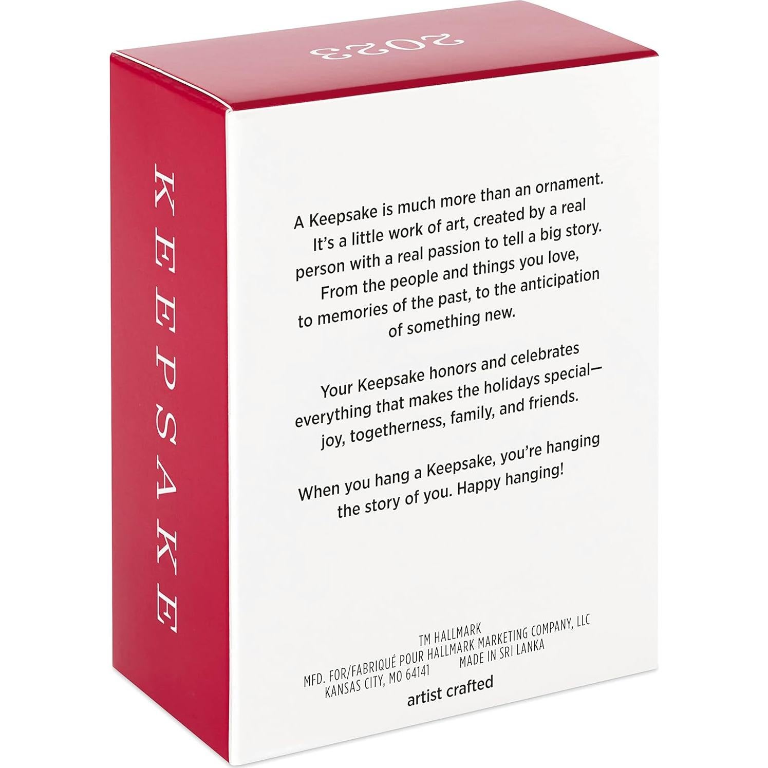 Adorno Navideño Hallmark Keepsake 2023 Meilin Lee 3.3x2.8 cm