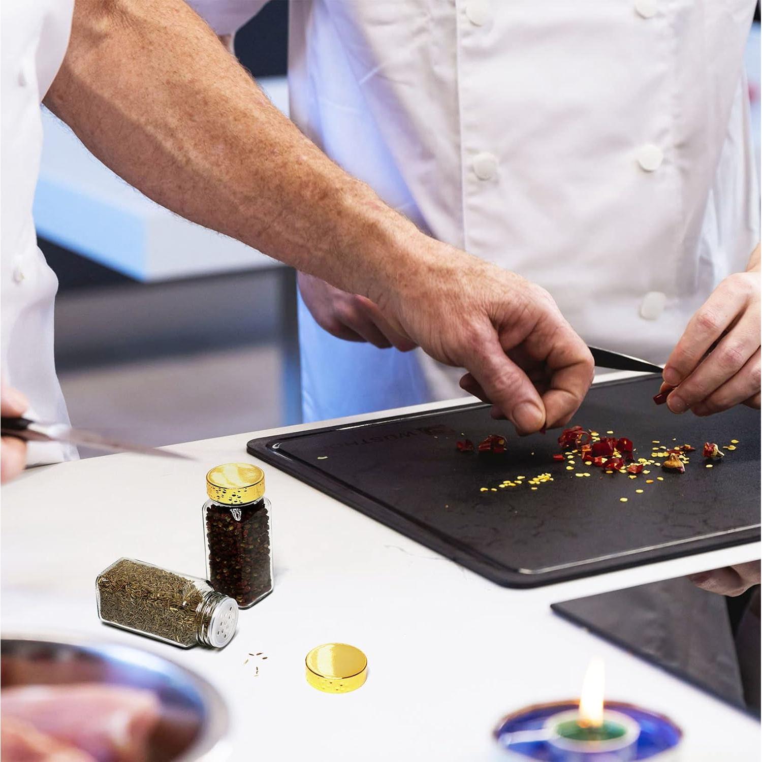 6 Tarros de Especias Cuadrados de Vidrio 4 oz con Tapas Doradas