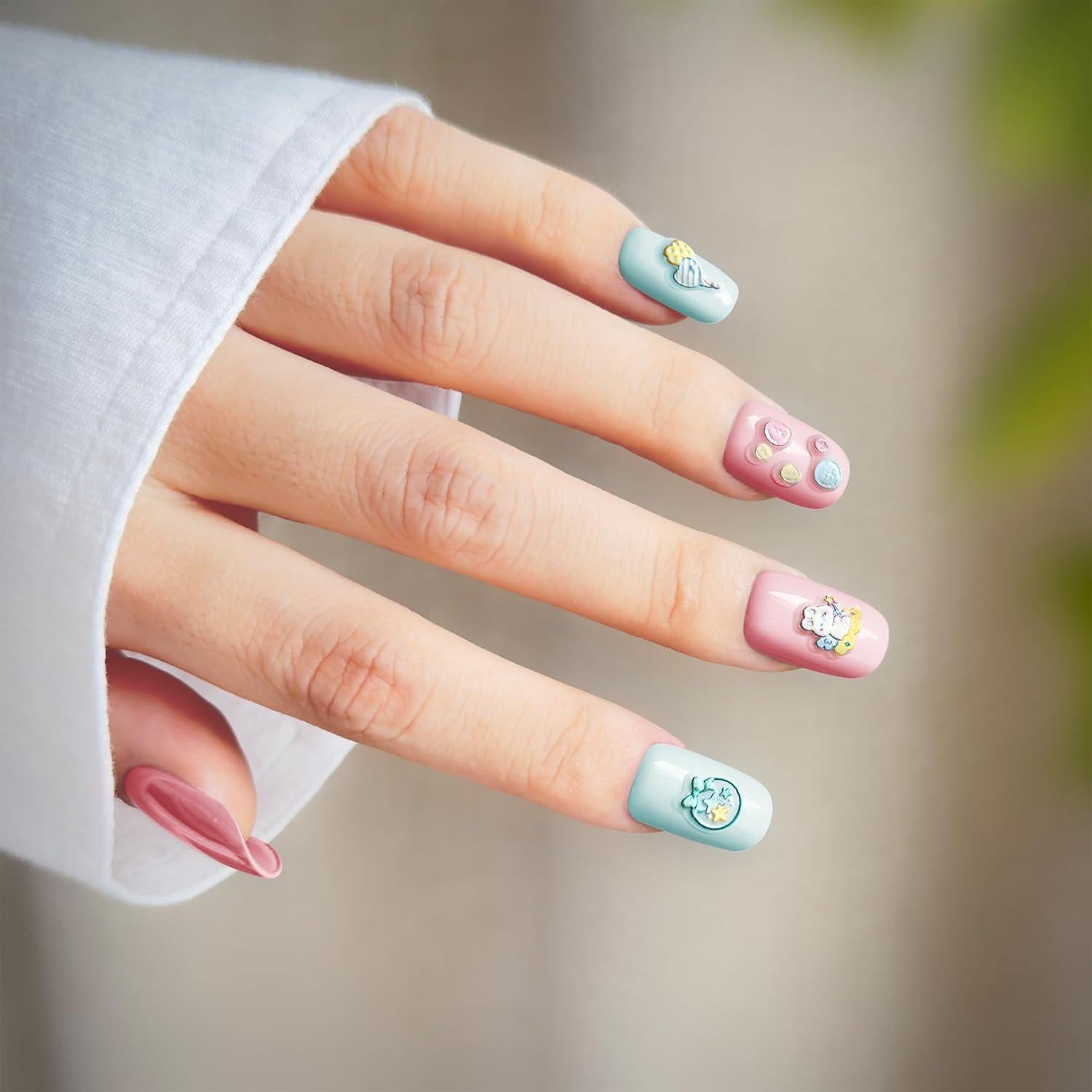 Calcomanías 3D para Uñas Kawaii Okiyomi - 4 Hojas Brillan en la Oscuridad