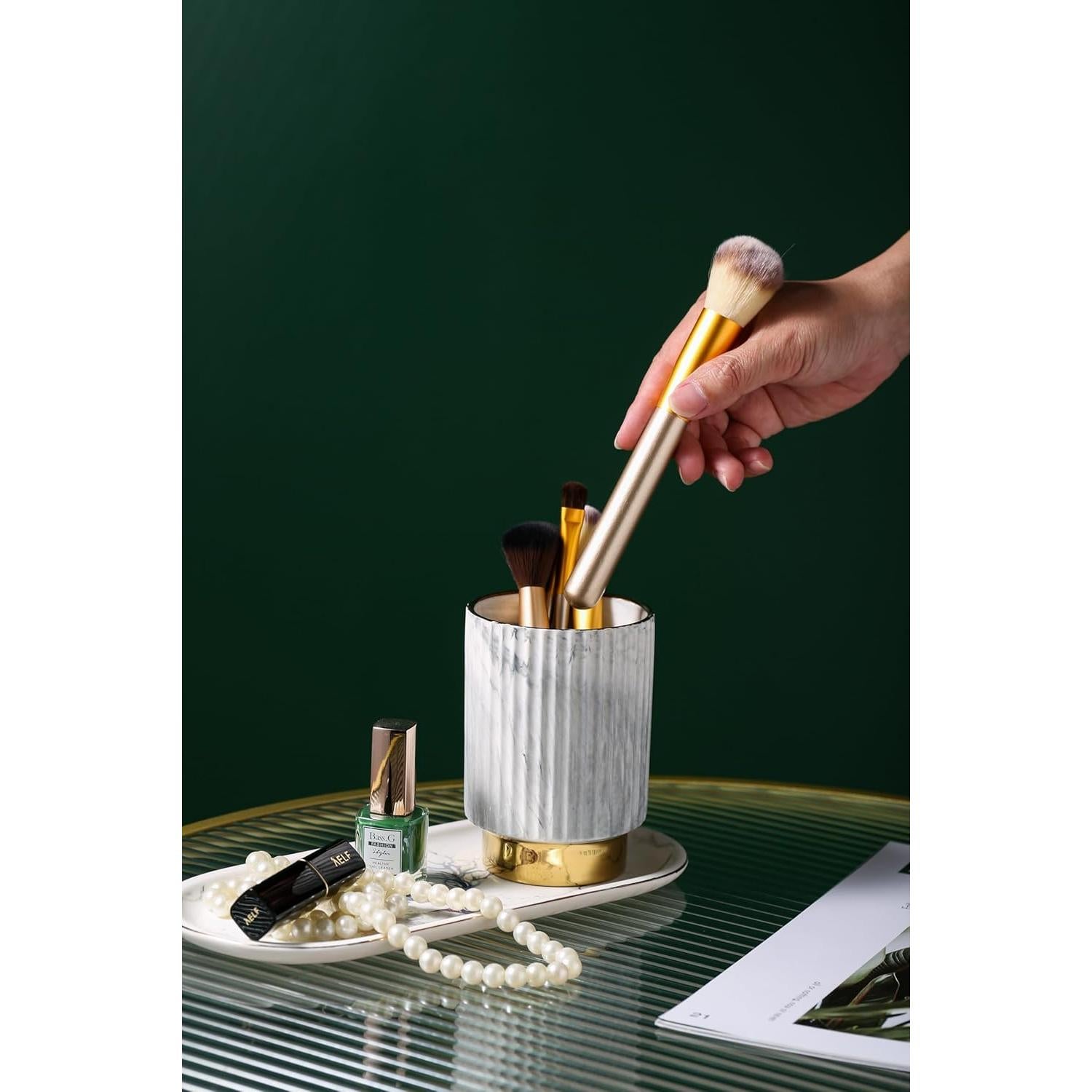 Organizador de Brochas de Maquillaje IEEK - Cerámica Gris y Dorada