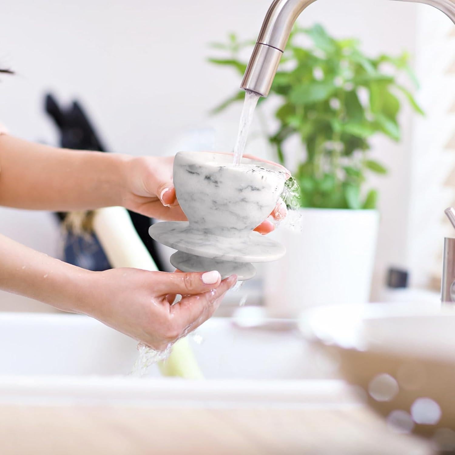 Crock de Mantequilla Grande TABHOUKIT de Mármol Blanco Gris