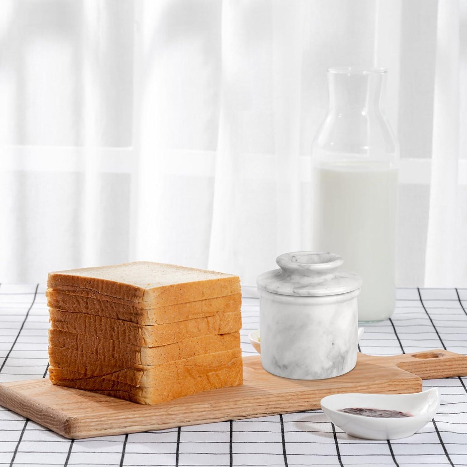 Crock de Mantequilla Grande TABHOUKIT de Mármol Blanco Gris