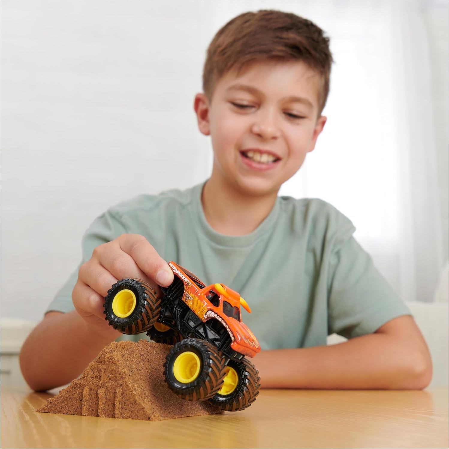 Set de Juego Monster Jam El Toro Loco + 453g de Monster Dirt