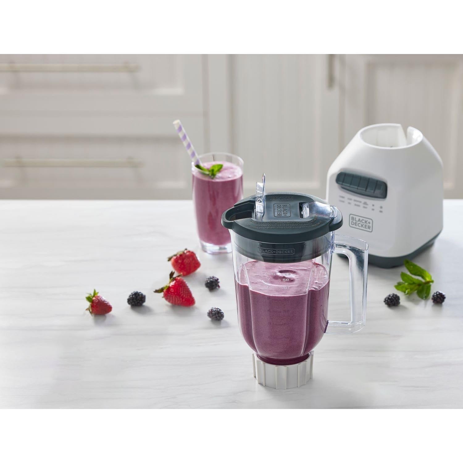 Licuadora BLACK+DECKER 750W Jarra 1.65L 8 Velocidades Blanca