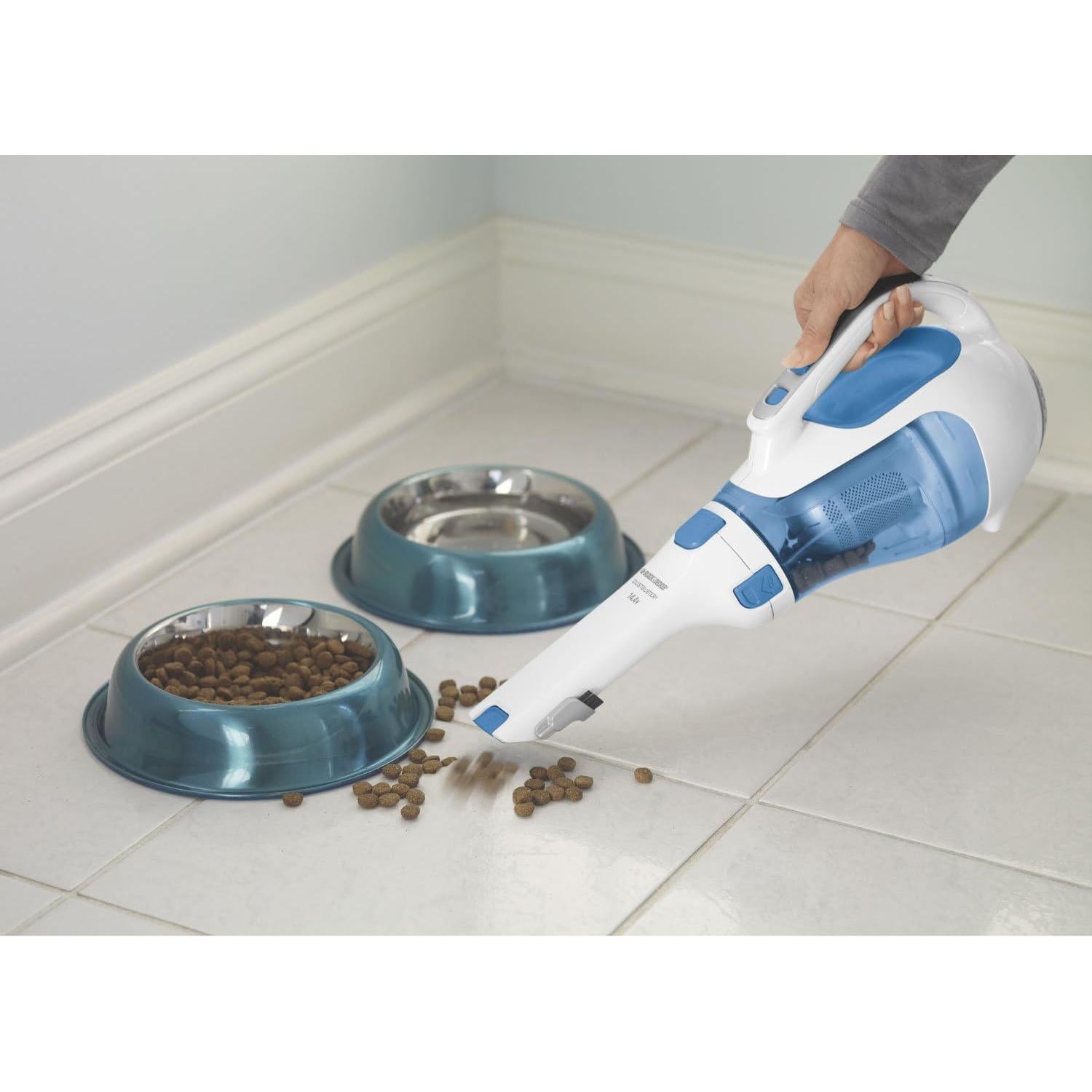 Aspiradora de Mano Ciclónica BLACK+DECKER CHV1410 14.4V