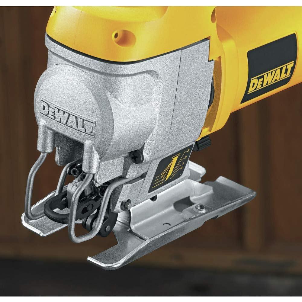 Sierra de Calar DEWALT DW317KR 5.5 Amp Renovada 11.4 cm