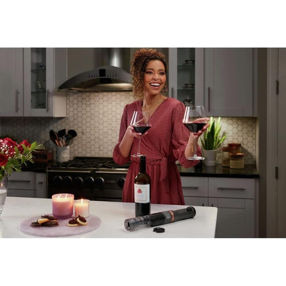 Abridor de Vino Black+Decker BCKM101WN con Cortador