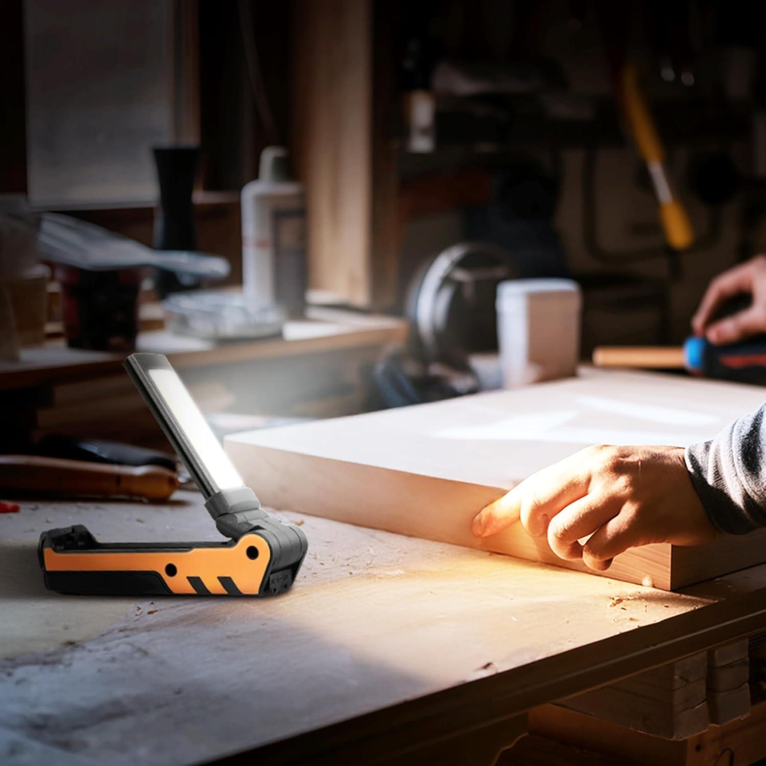 Luz Utilitaria Plegable BLACK+DECKER 600LM Recargable USB