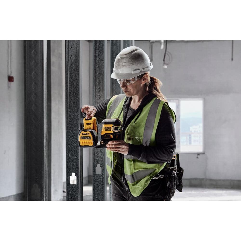 Nivel Láser Verde DEWALT 20V MAX 2-Punto con Batería 2Ah