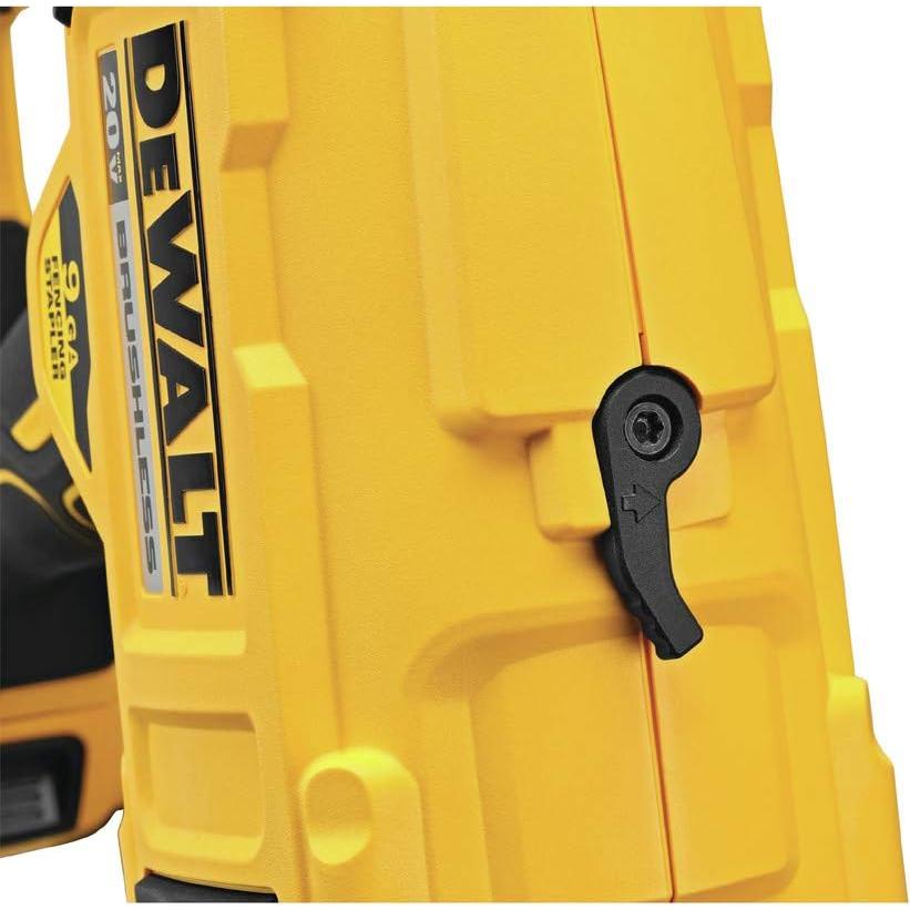 Grapadora de Corona Inalámbrica DEWALT 20V MAX DCFS950P2