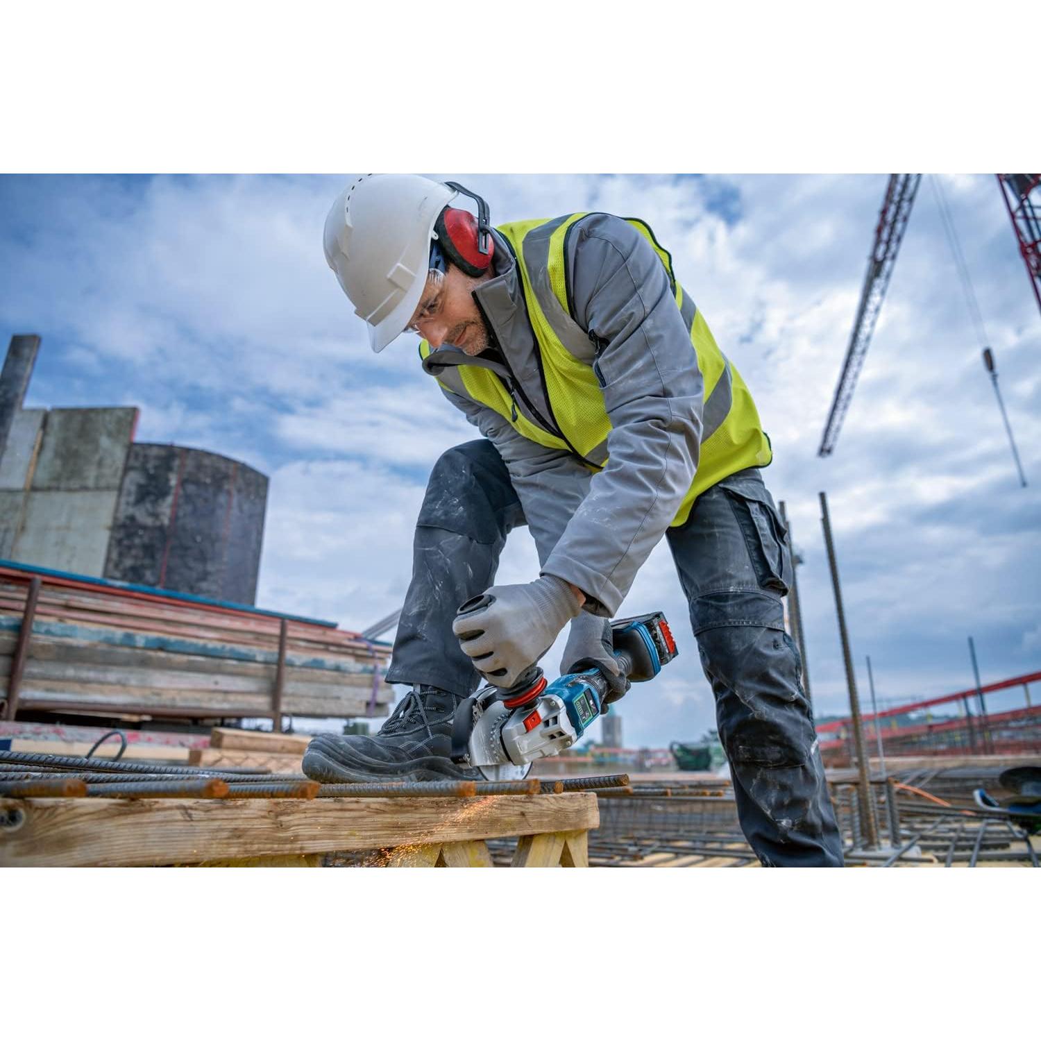 Amoladora Angular Inalámbrica Bosch Professional GWS 18V-15 PSC