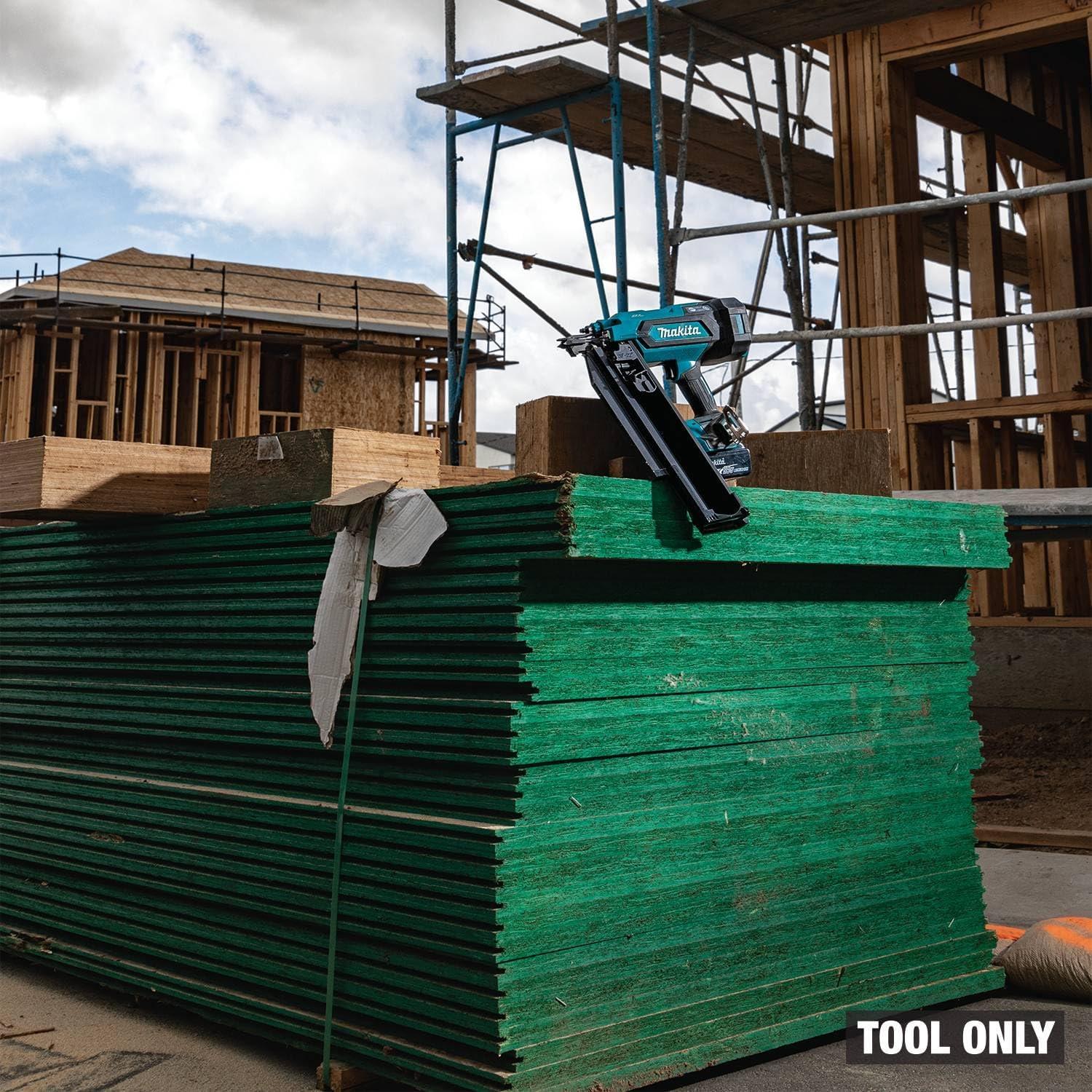 Clavadora de Enmarcado Inalámbrica Makita XNB03Z 18V 3-1/2"