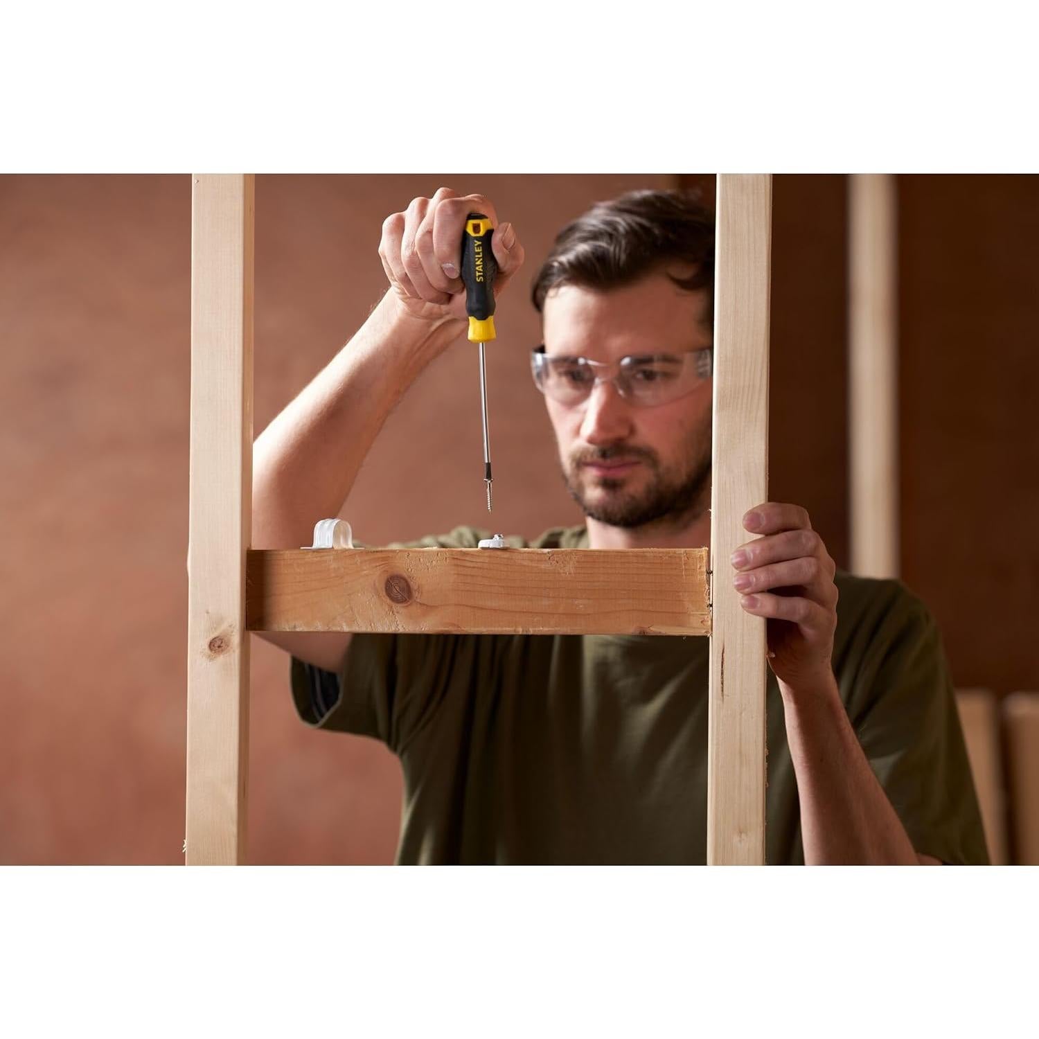 Juego de destornilladores Stanley 34 piezas STHT0-62141