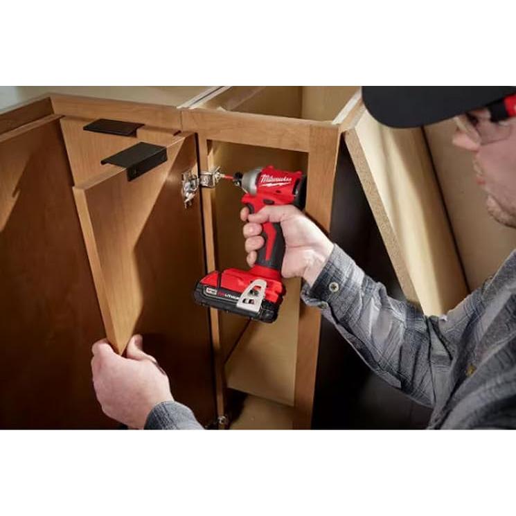 Destornillador de Impacto Milwaukee M18 18V Sin Escobillas Kit