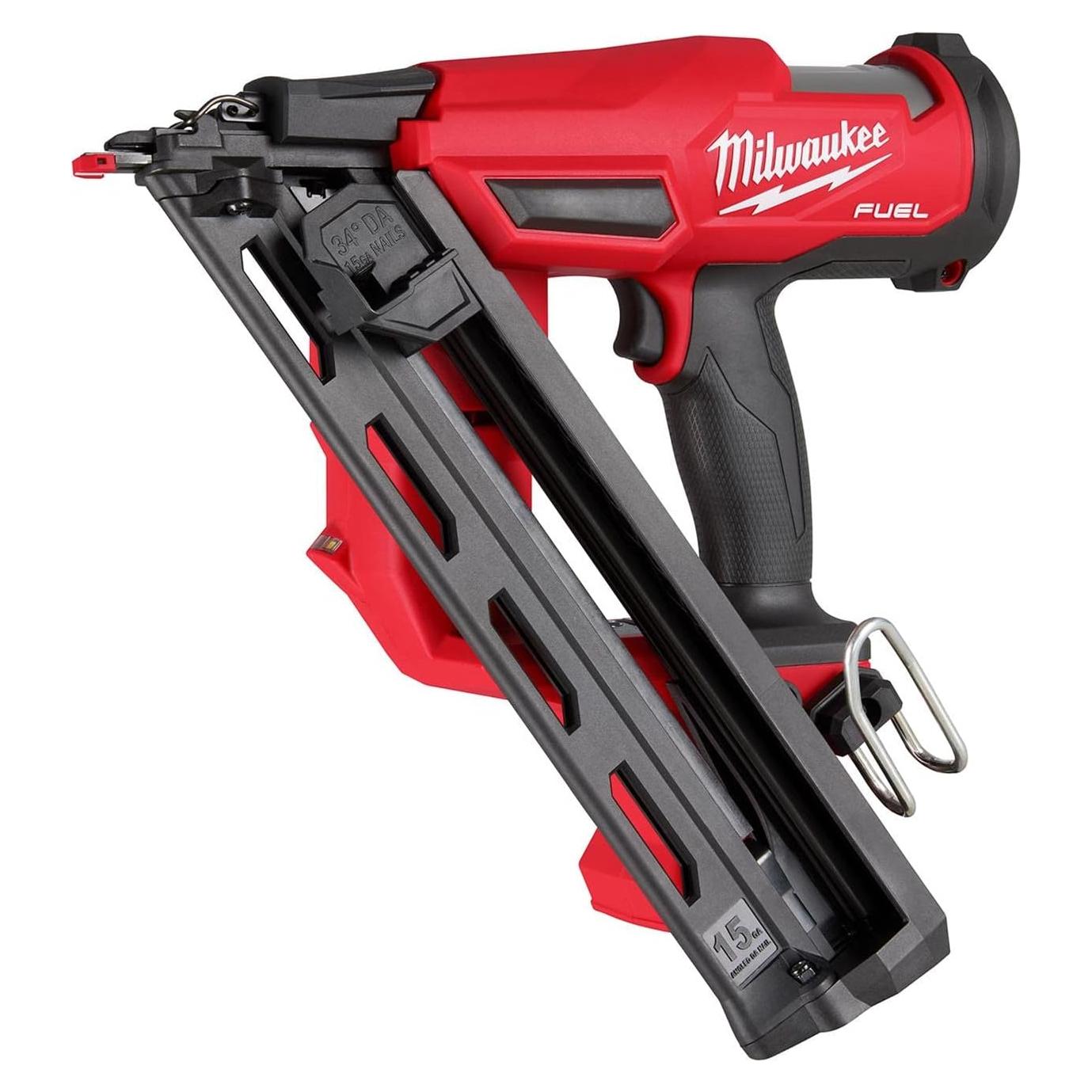 Clavadora de Acabado Milwaukee M18 Fuel 15 Calibres
