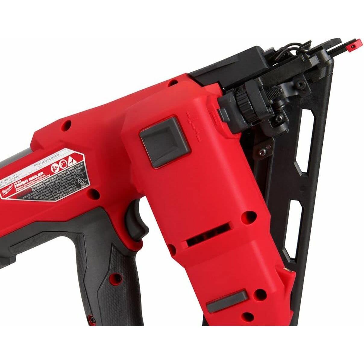 Clavadora de Acabado Milwaukee M18 Fuel 15 Calibres