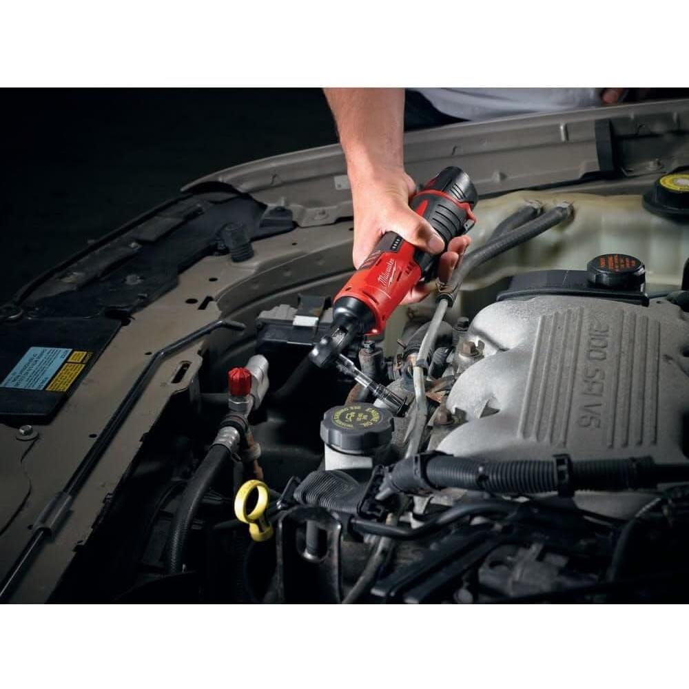 Llave de Trinquete Inalámbrica Milwaukee M12 3/8" 12V