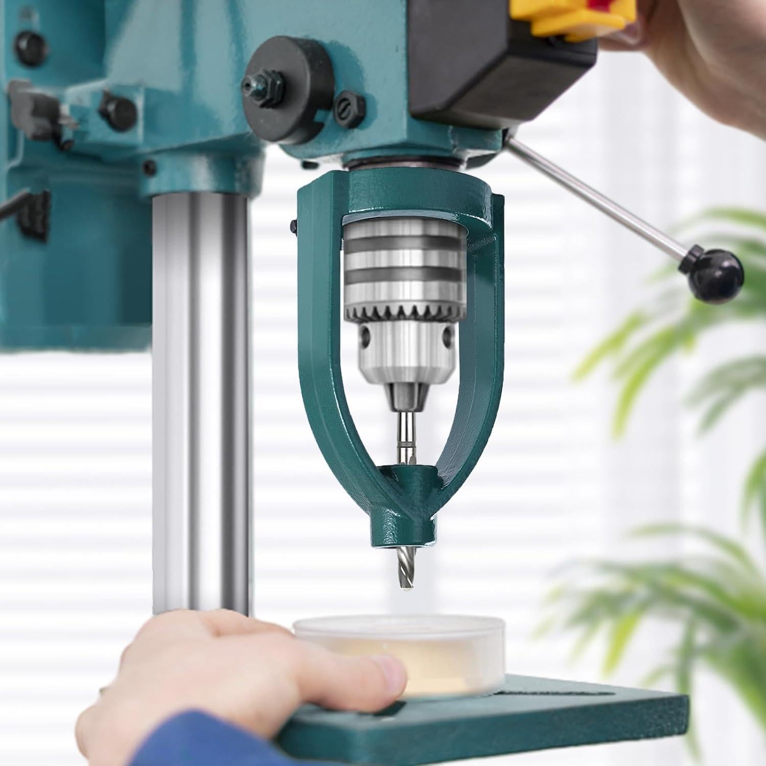 Adaptador de Broca de Mortaja Cuadrada IEUDNS 18cm con 5 Mangas