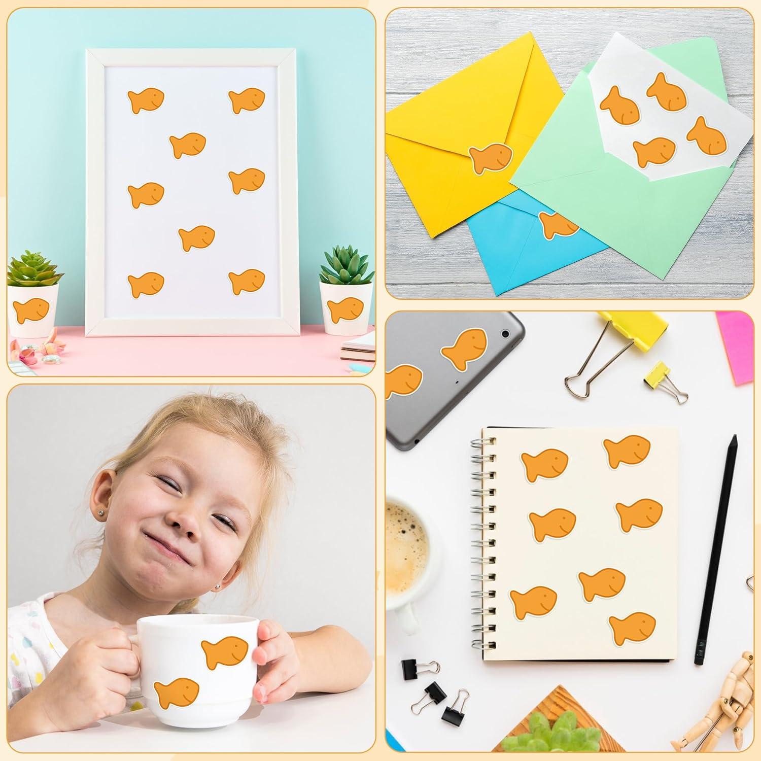 Rollo de Pegatinas BkeeCten Galletas de Pez Dorado 500pcs