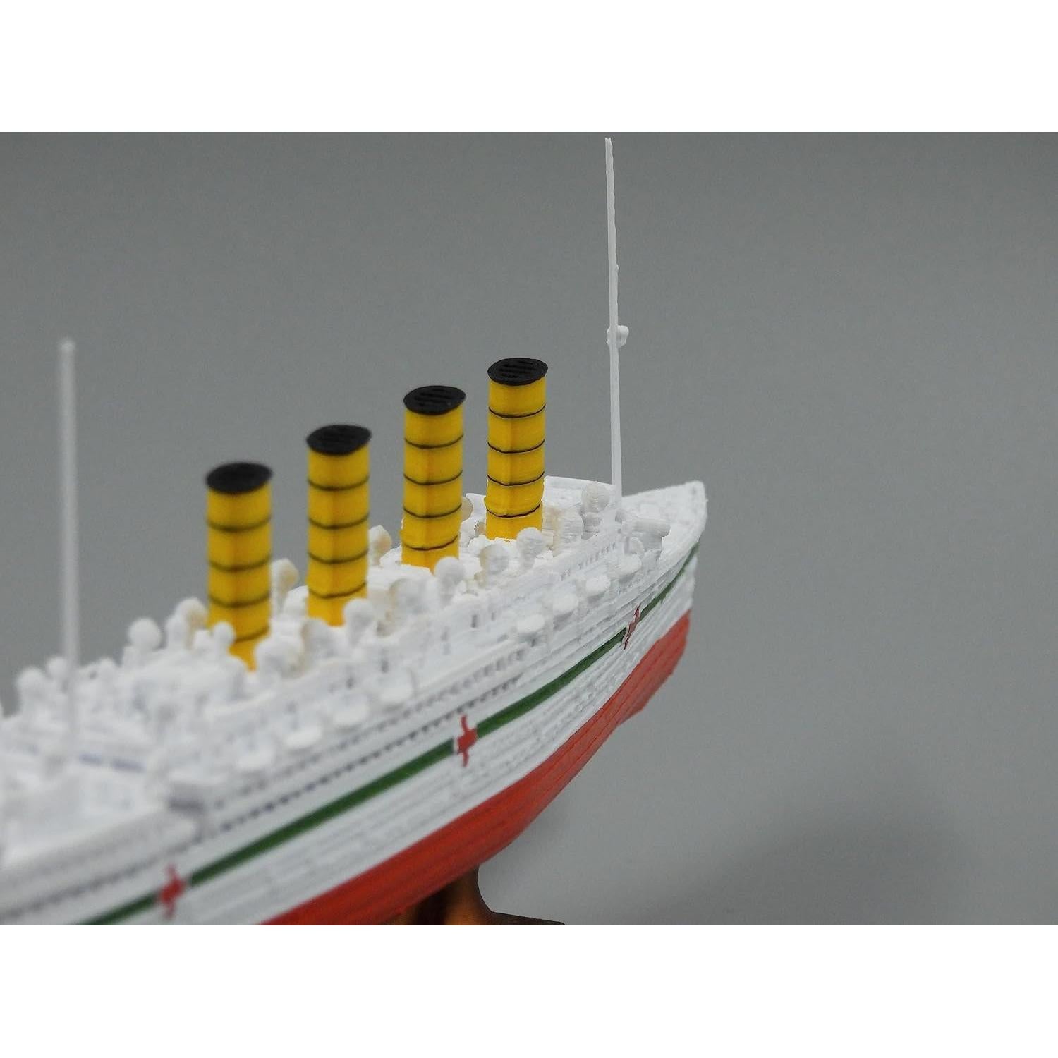Modelo de barco 30.48 cm HMHS Mauretania con soporte