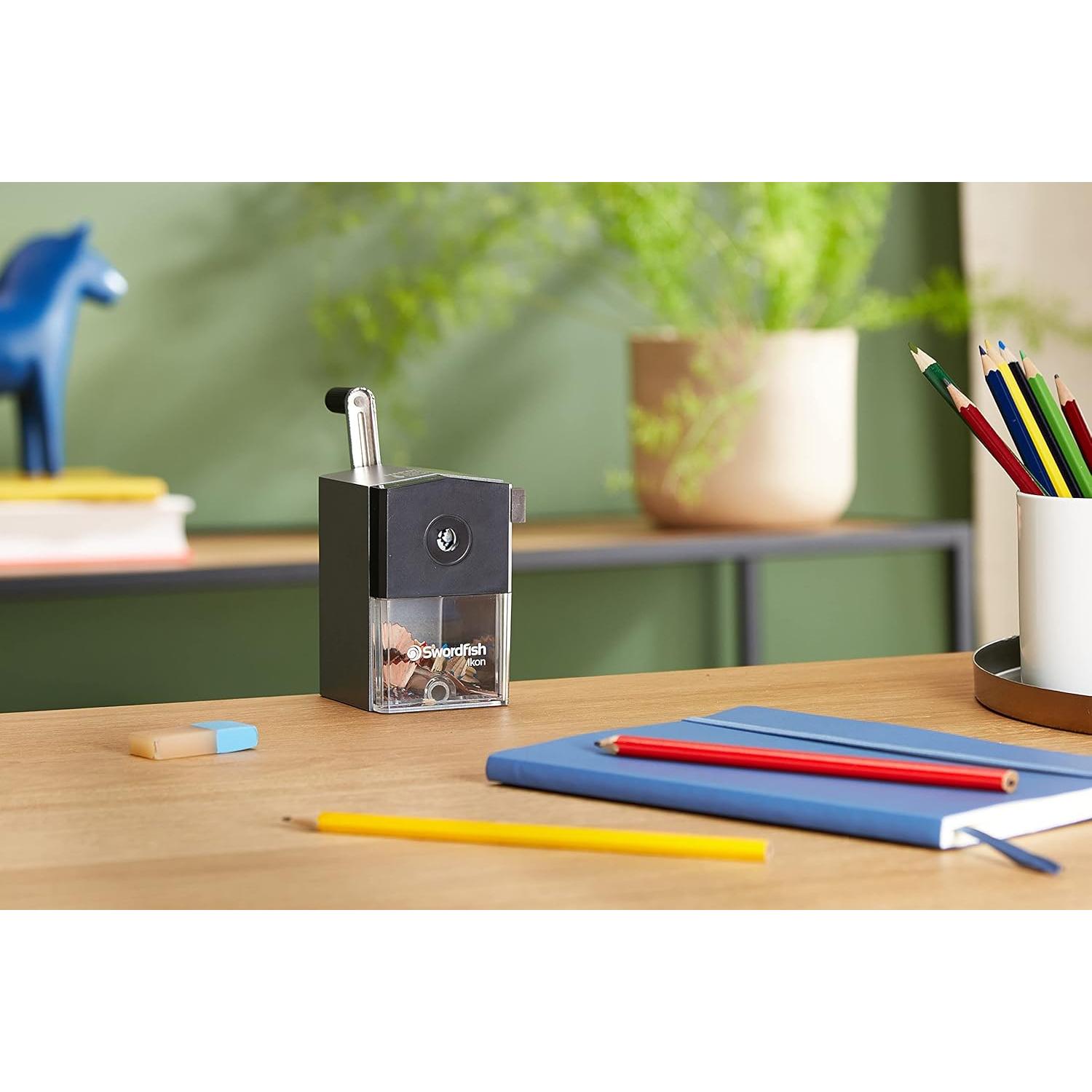 Sacapuntas Manual Ikon Swordfish 8mm con Soporte de Escritorio