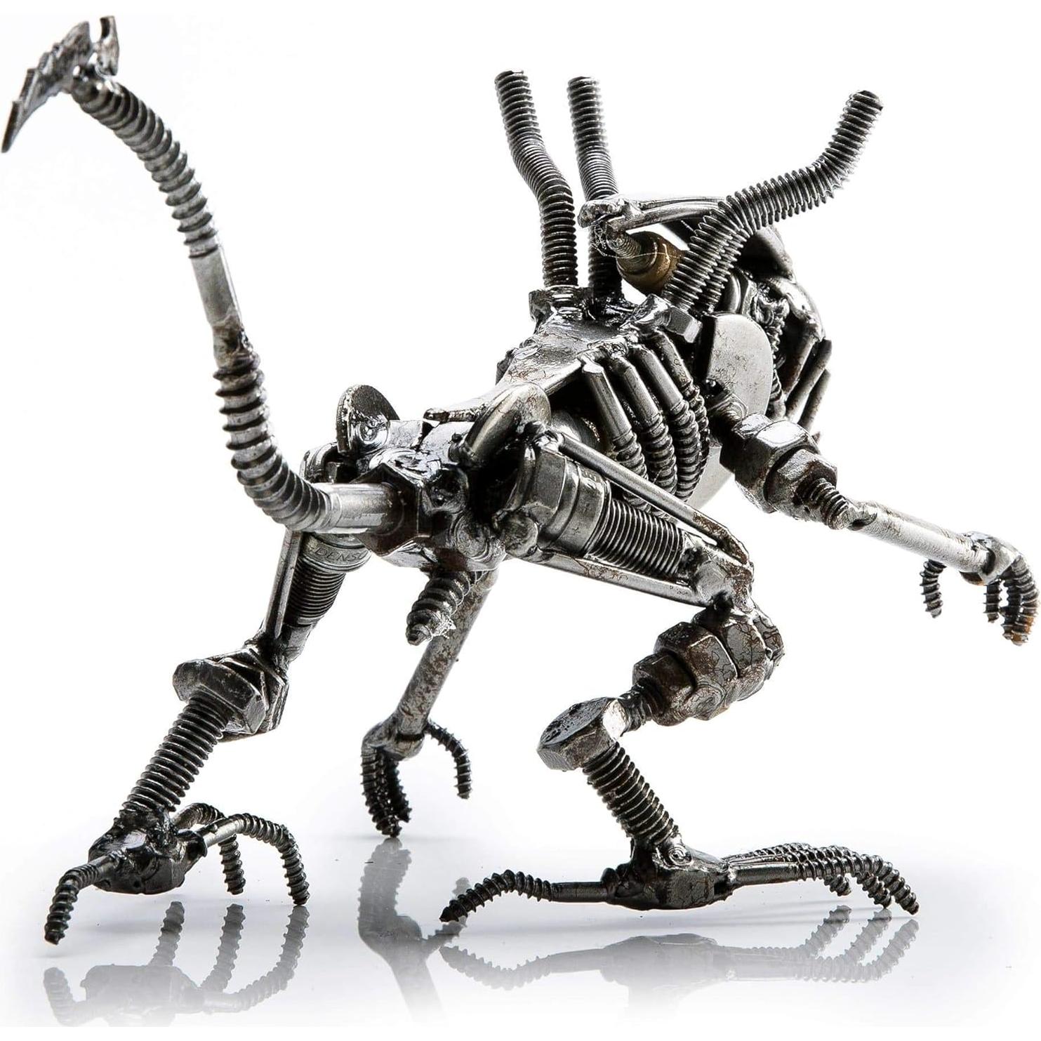 Escultura de Metal Reciclado KALIFANO Xenomorfo 14 cm