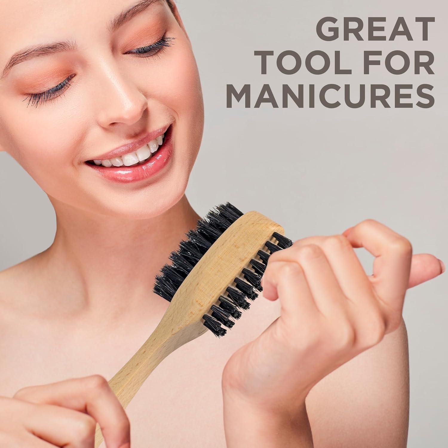 Cepillo de Uñas Takavu de Madera Natural y Cerdas Negras