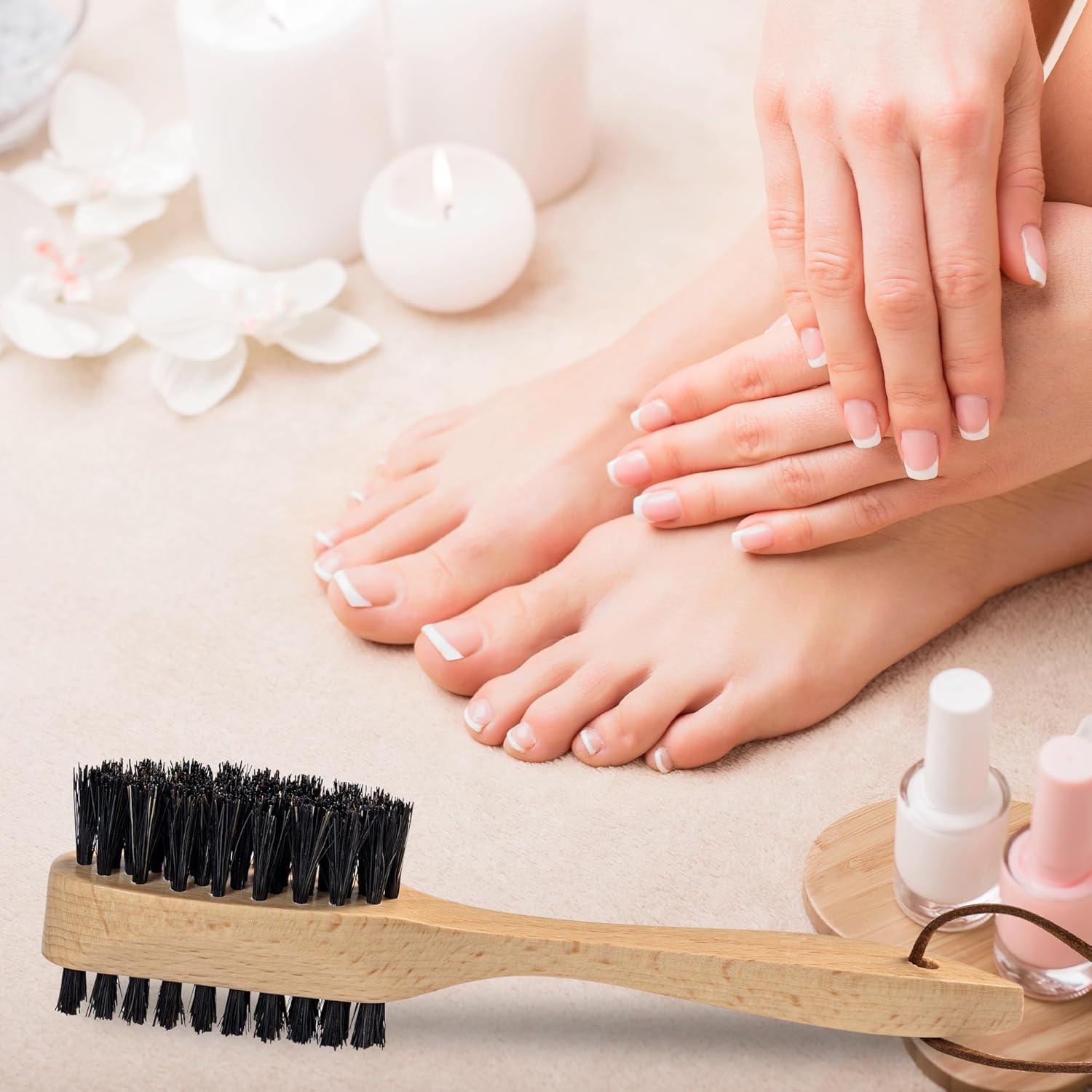 Cepillo de Uñas Takavu de Madera Natural y Cerdas Negras