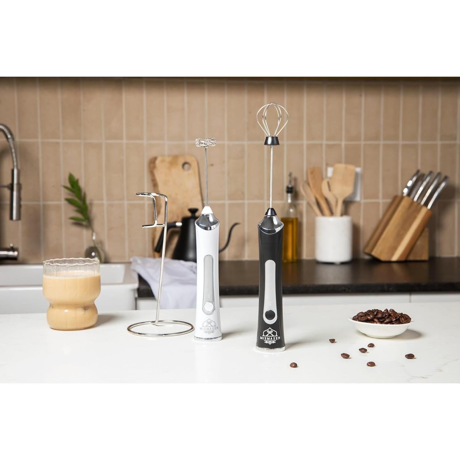 Batidor de Mano Eléctrico Mix Maxen No. 3, 3 Velocidades, Negro