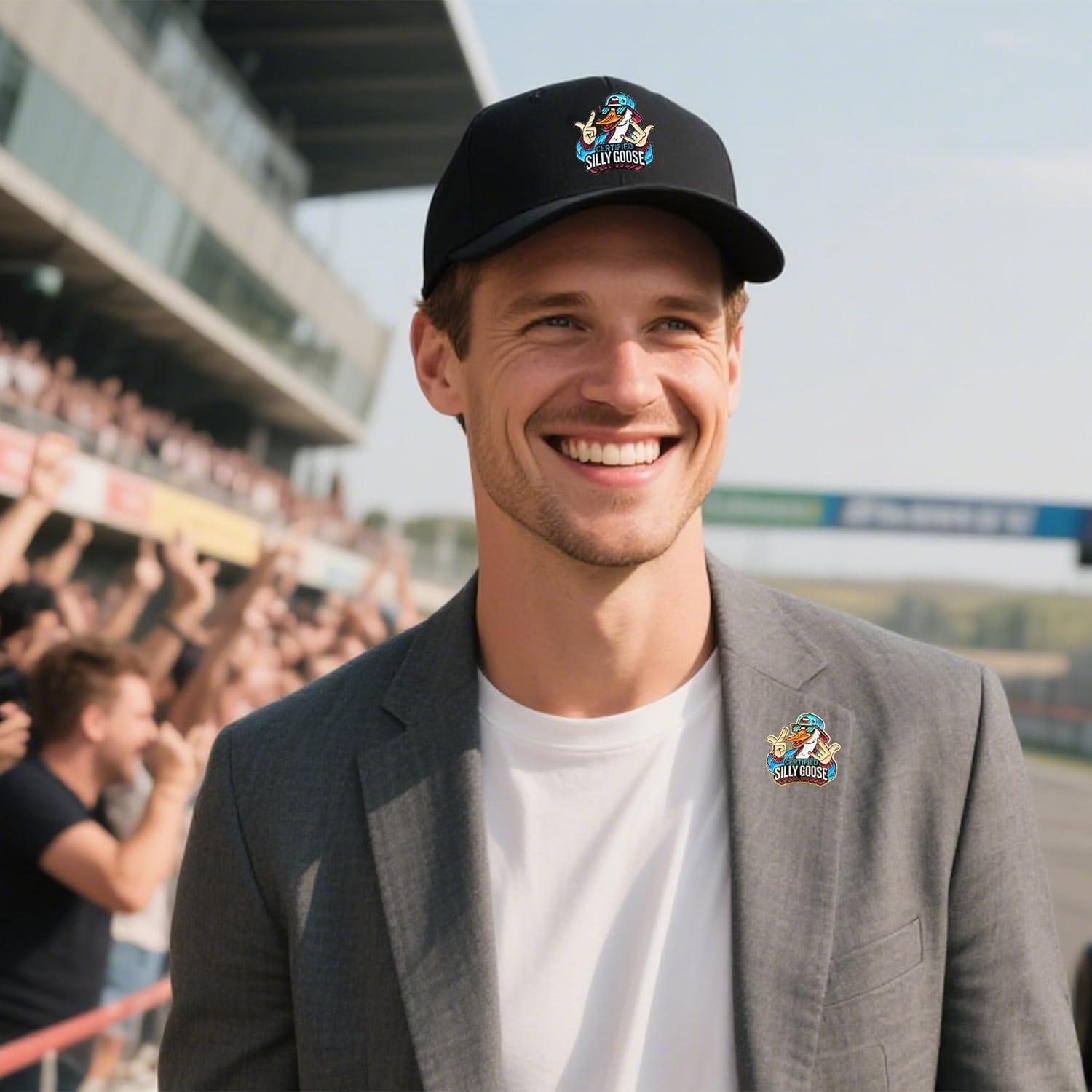 Pin de esmalte ganso tonto certificado SQEYYGI 3x3cm