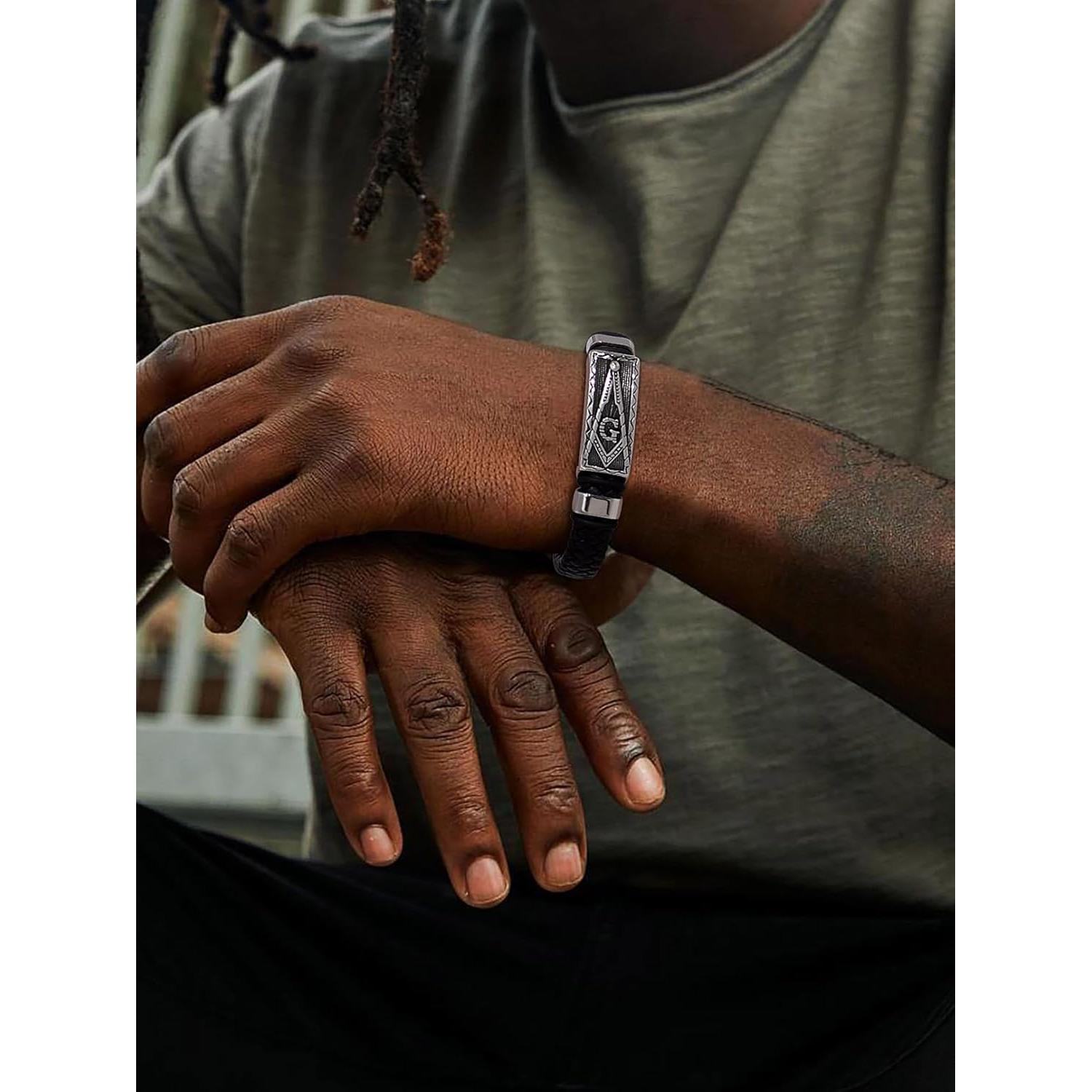 Pulsera de Cuero Trenzado Negra para Hombre Bandmax con Colgante Masónico