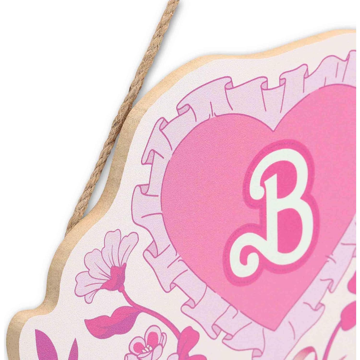 Letrero Colgante de Madera Barbie Rosa con Corazón Floral
