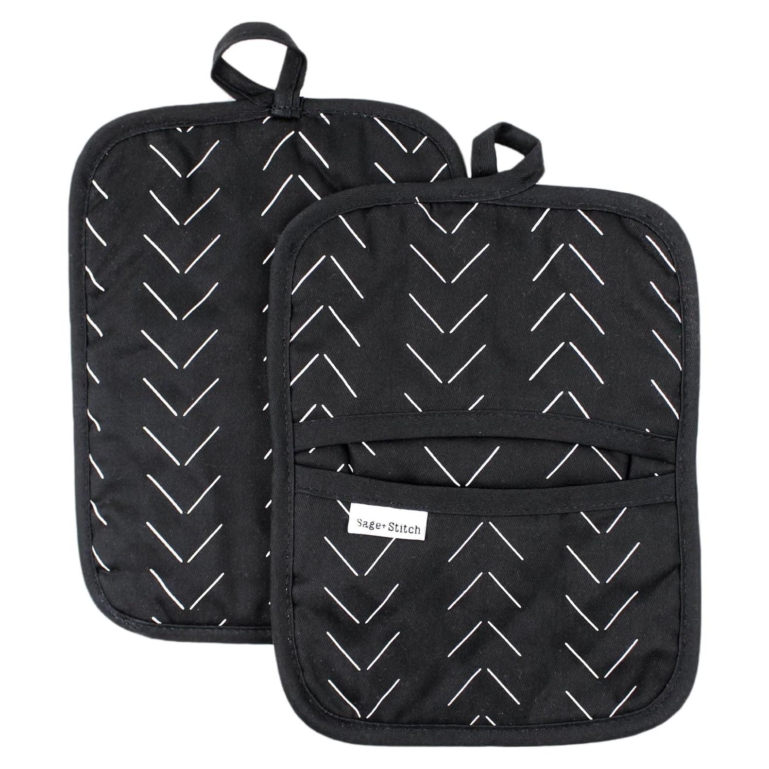 Set de 2 Agarraderas de Cocina Sage y Stitch 100% Algodón 18x23cm Negro