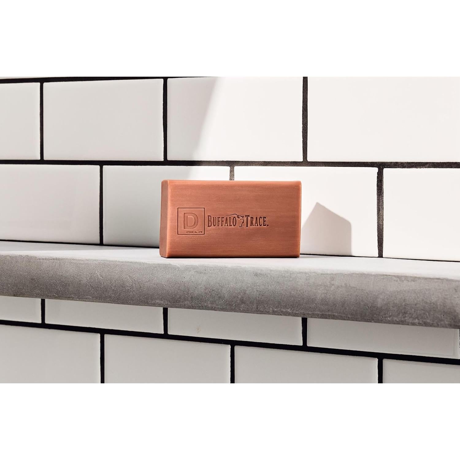 Jabón en Barra Duke Cannon Bourbon 283.5 g - Hidratante Masculino