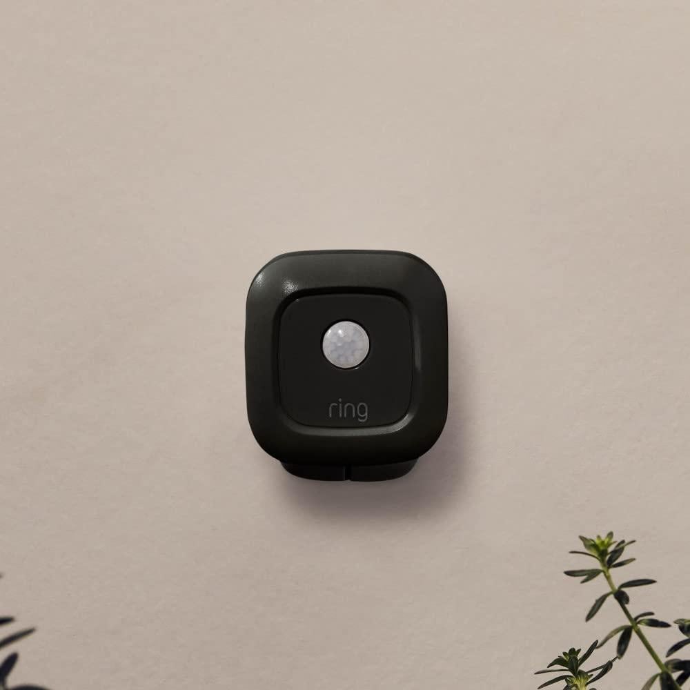 Ring Smart Lighting – Outdoor Motion-Sensor, Black (Bridge required)