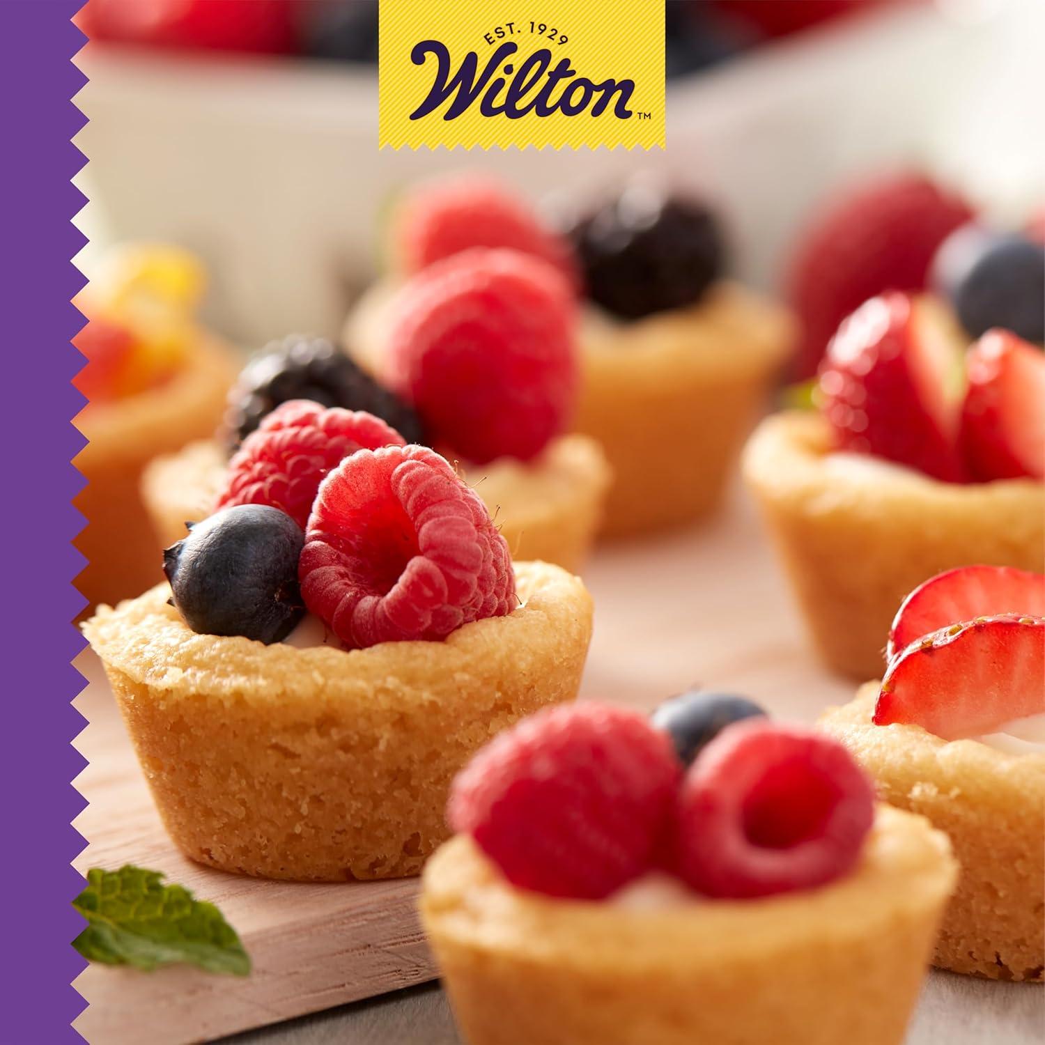 Molde para Muffins Antiadherente Wilton Gold 24 Tazas 25.4x40.6 cm