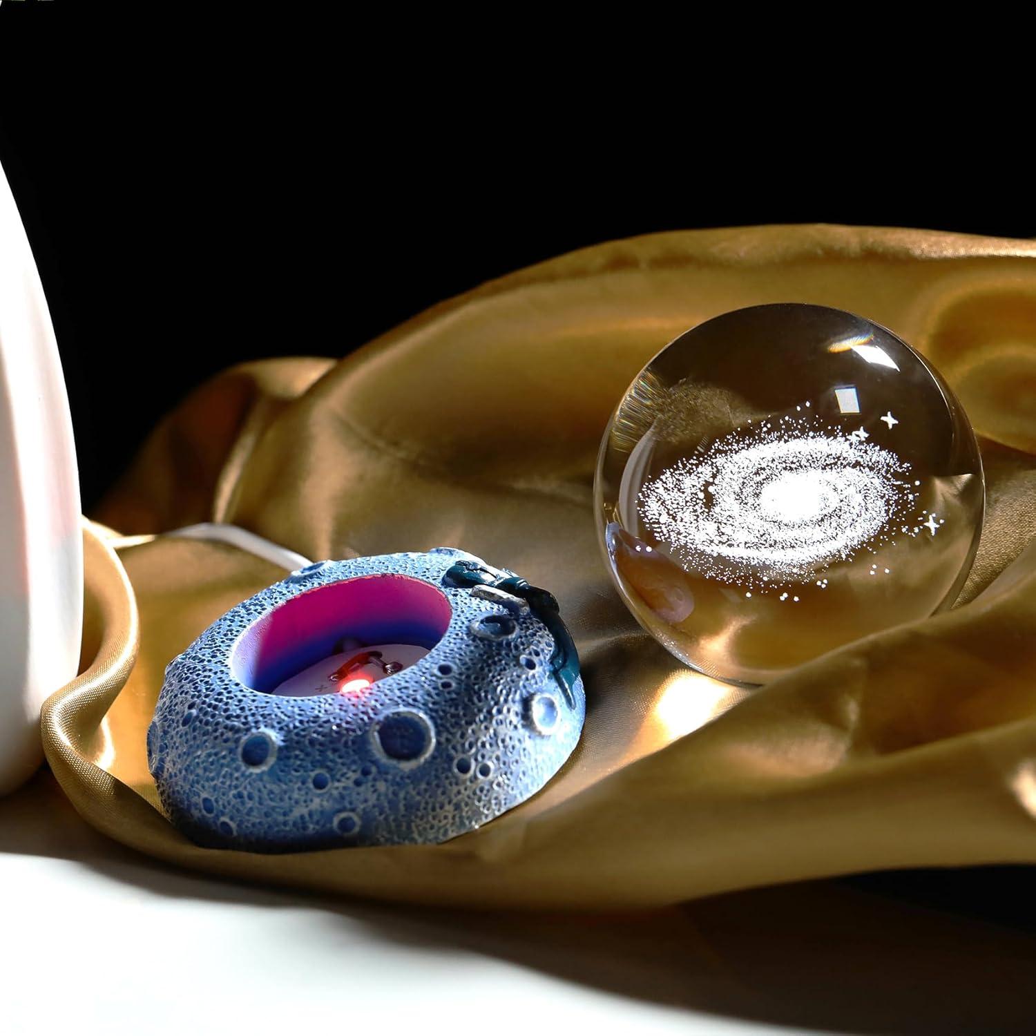 Bola de Cristal Galáctica 3D con Base LED - 6 cm